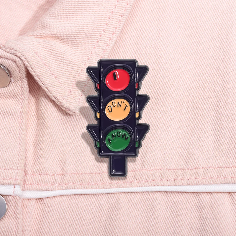 I Dont Know Traffic Light Enamel Pins Traffic Signal Metal Brooches Lapel Badges Jewelry Gift for Friends Kids