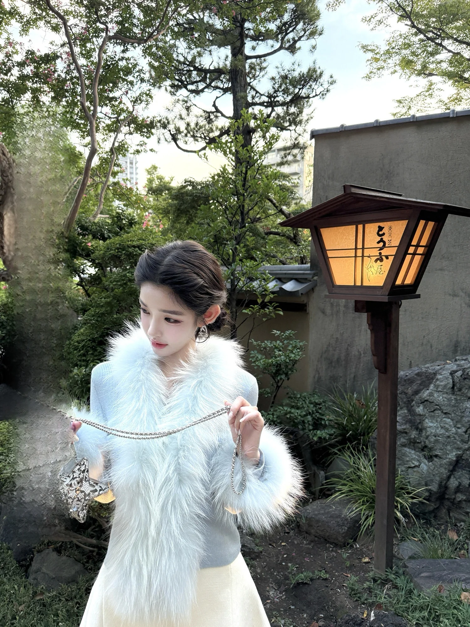 

Viola y Milk Clenge Q Network: Самый большой меховой воротник! Вязаный топ из меховой шерсти для женщин, повседневный, с V-образным вырезом, короткий