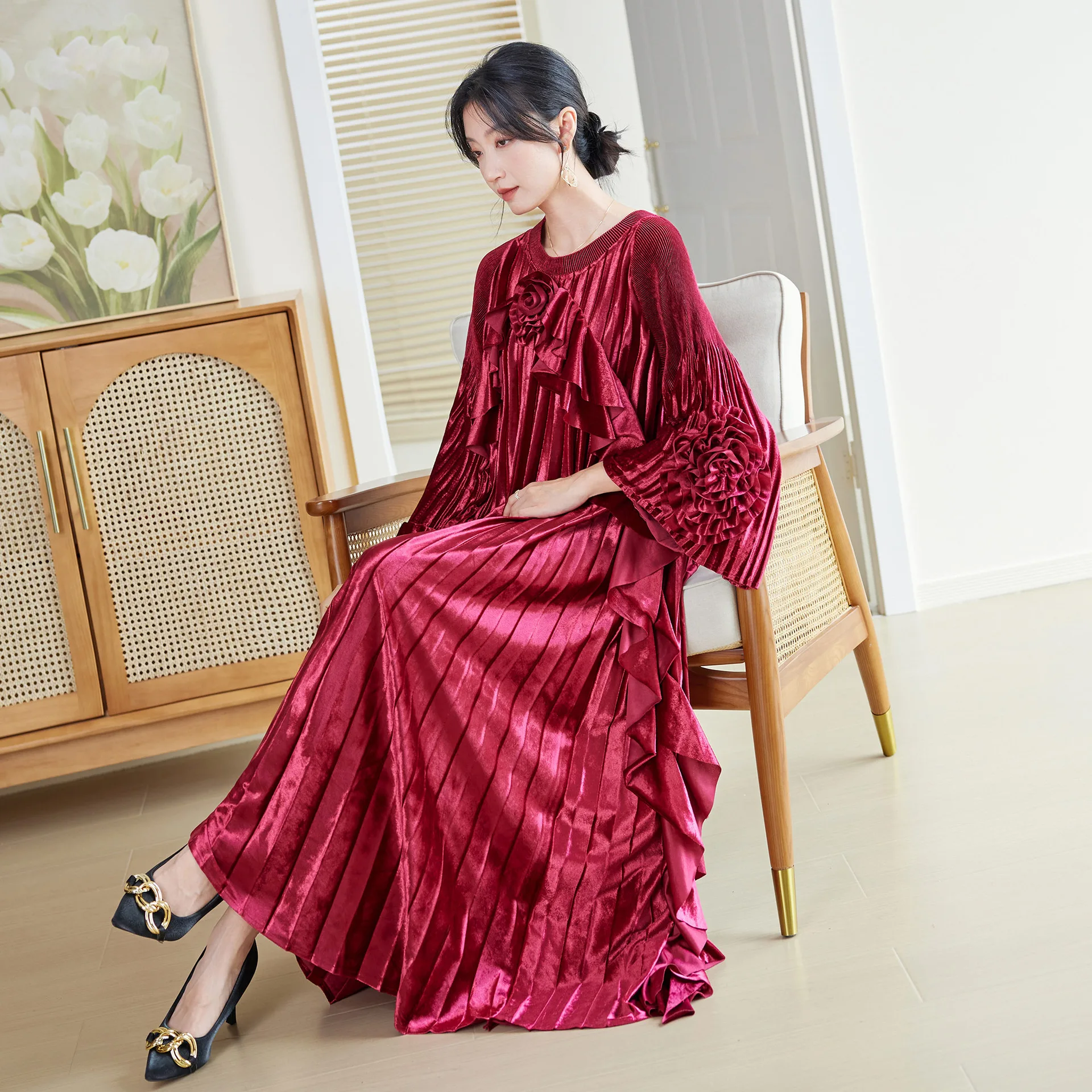 2024 Miyake Velvet Dress Autumn and Winter Long Sleeves New Celebrity High-end Long Maxi Dresses for Women