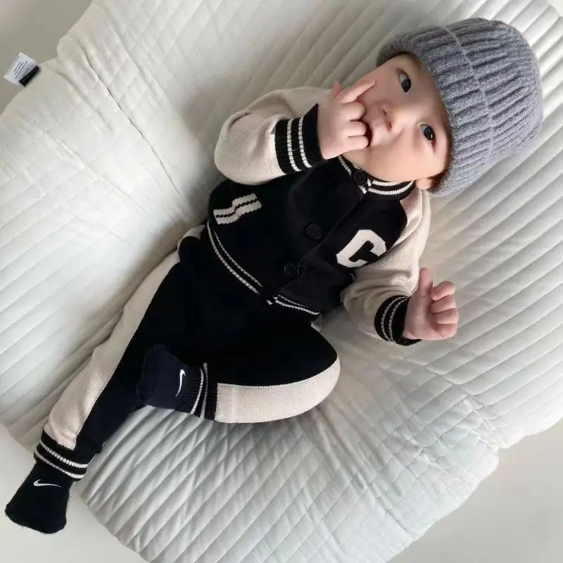 Fashion Letter Knit Baby Clothes Set Autumn Winter Baby Sweaters Knitted 0-2 Year Two-piece Set Baby Girl Outfit Set