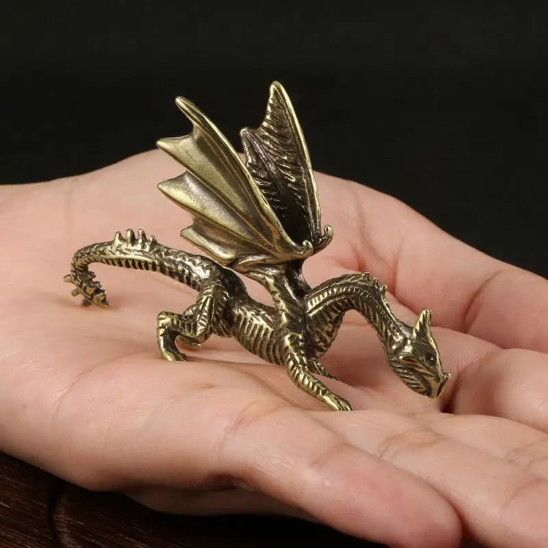 Mini-Messingfiguren von Drachen und Griffins, detaillierte Schnitzereien, antike Oberfläche, Schreibtischdeko, Sammlerstück – Detail 2