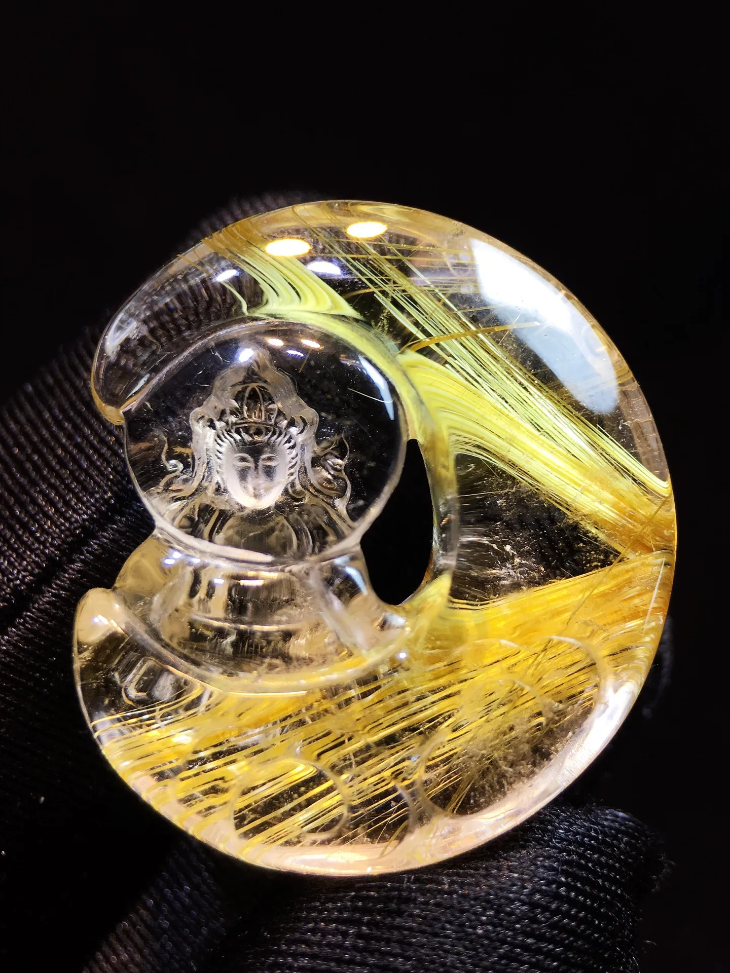 

Natural Gold Rutilated Quartz Pendant Guanyin Rutilated Jewelry 29.8*26.6*9.4mm Men Women Brazil AAAAAAA