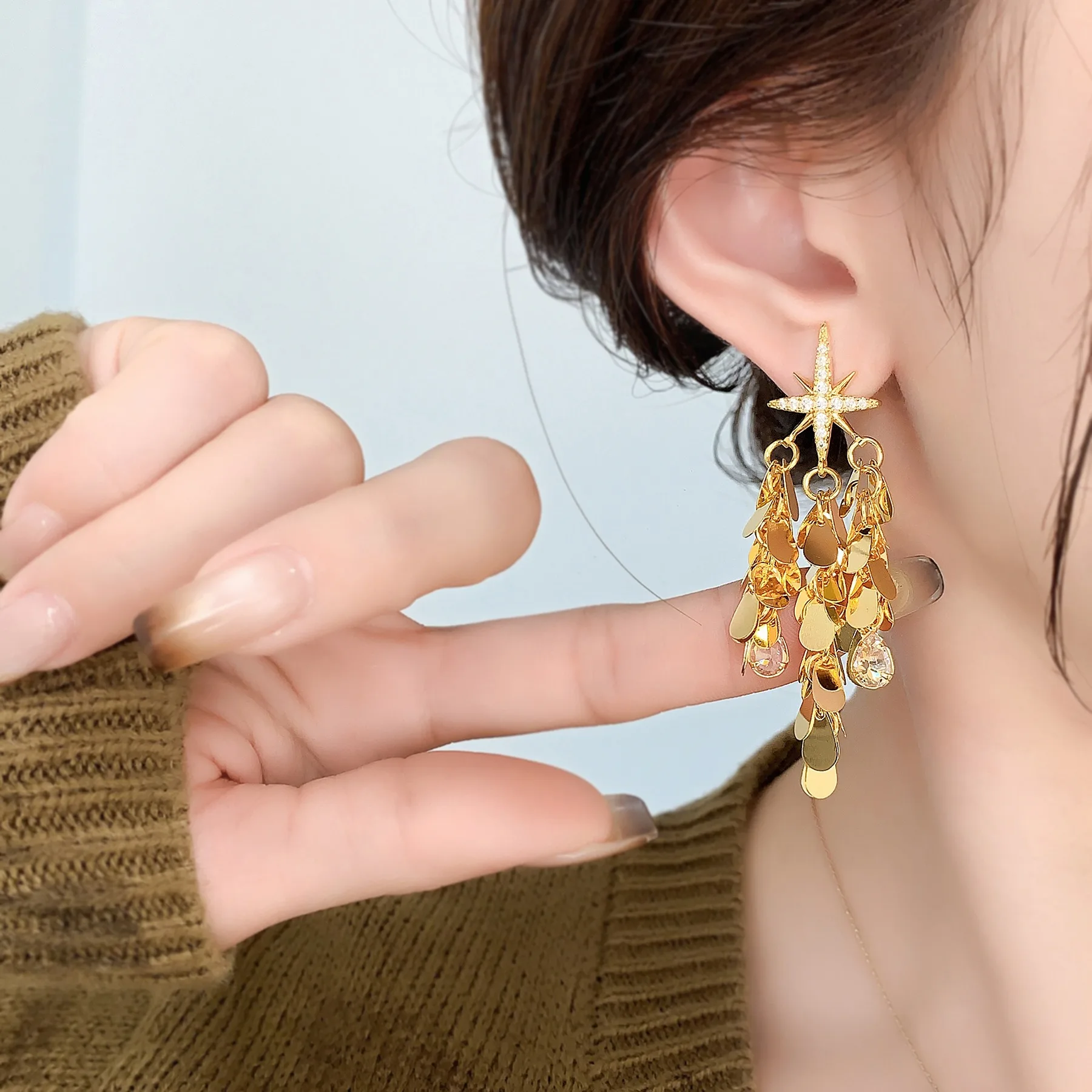 

Новые модные длинные серьги с кисточками, восьмиконечная звезда, блестки, медное покрытие, 18-каратное золото, встроенный цирконий, элегантные ювелирные изделия