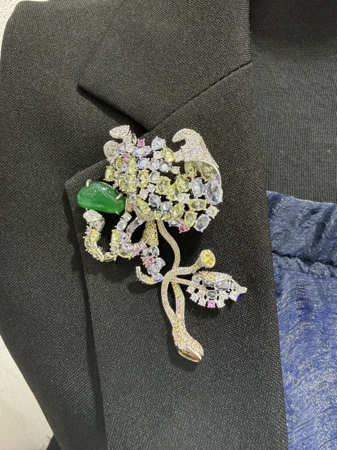 the same style as china actress flower-de-luce brooch copper with cubic zircon fashion women jewelry