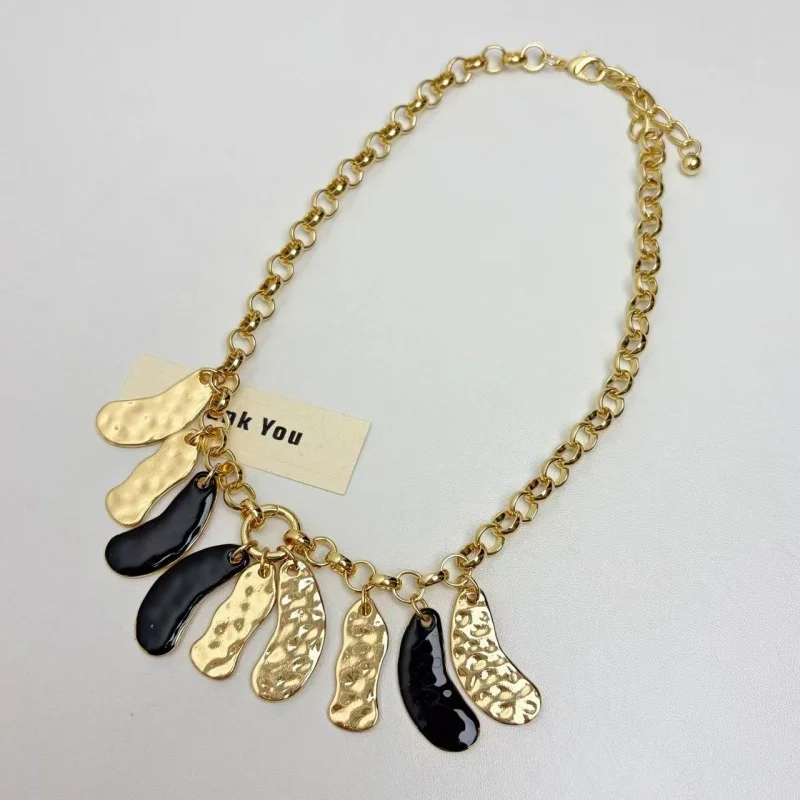 French Vintage Style Metal Necklace for Women Color Block Multiple Pendants Pea Element Versatile Choker Necklace Daily Accessor