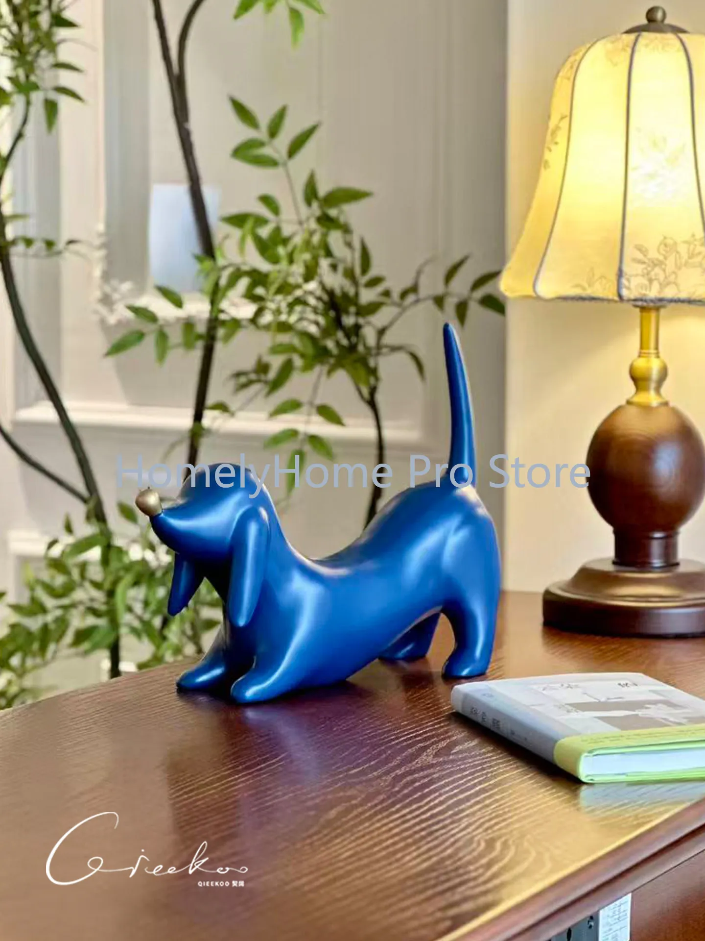 Klein blue gold-nosed beagle living room tabletop porch high-end art decoration ornament