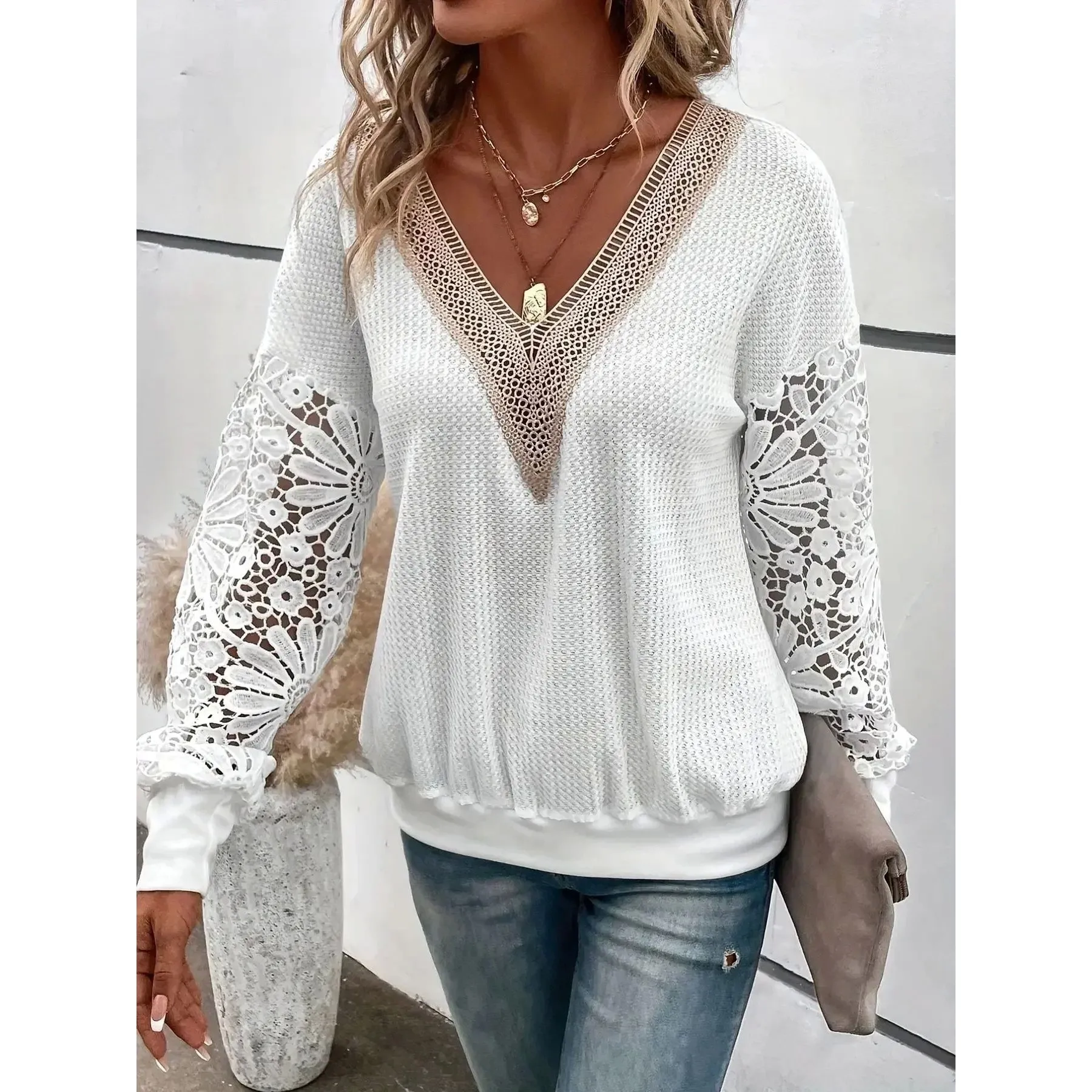 

Women's plus Size V-ne Casual Loose T-irt Comfortable Fit Faionable Top for All Sizes XL-5XL