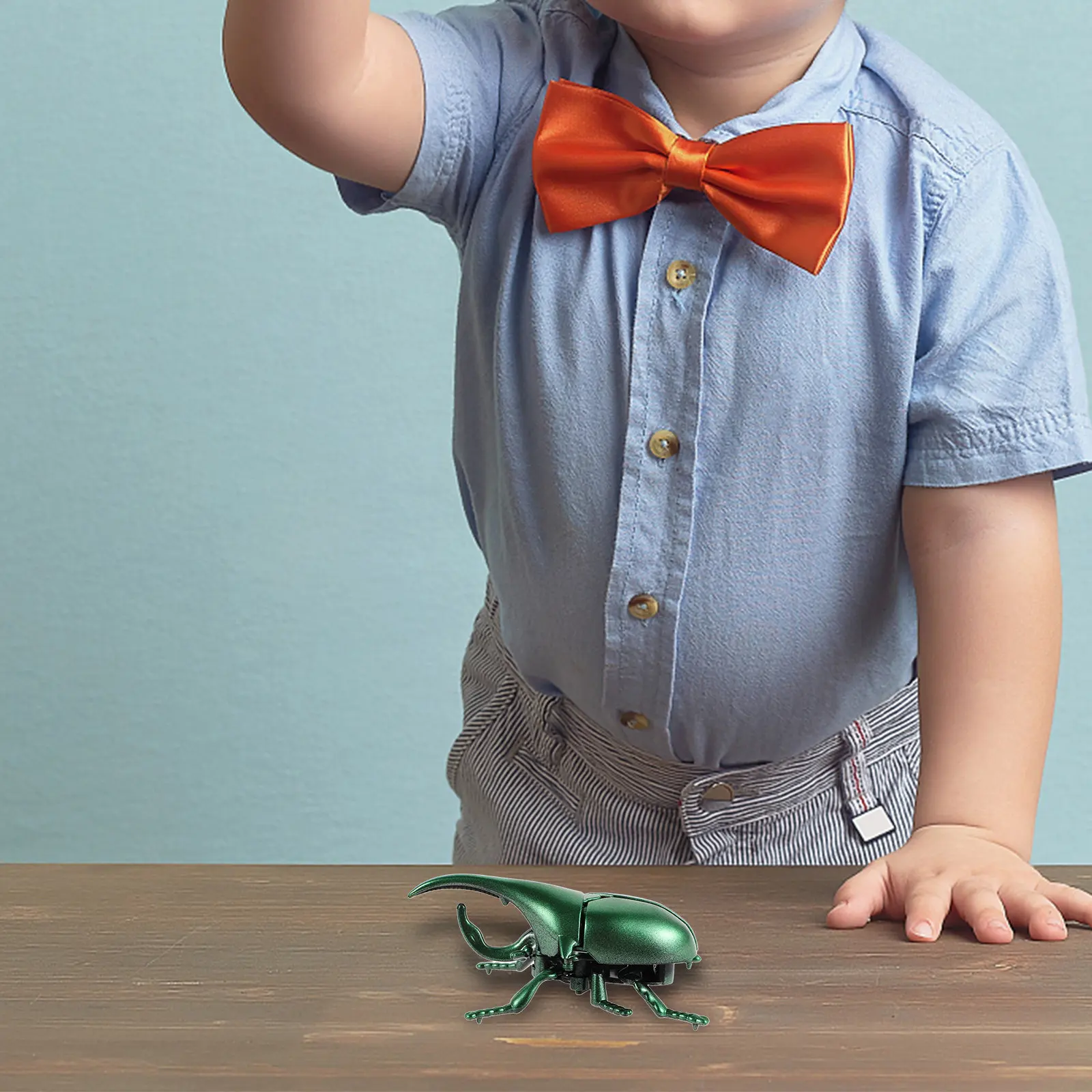 Realistic Wind Up Beetle Prank Prop Interactive Crawling Insect for Kids Toddlers Halloween Party Trick Fun Educational Play