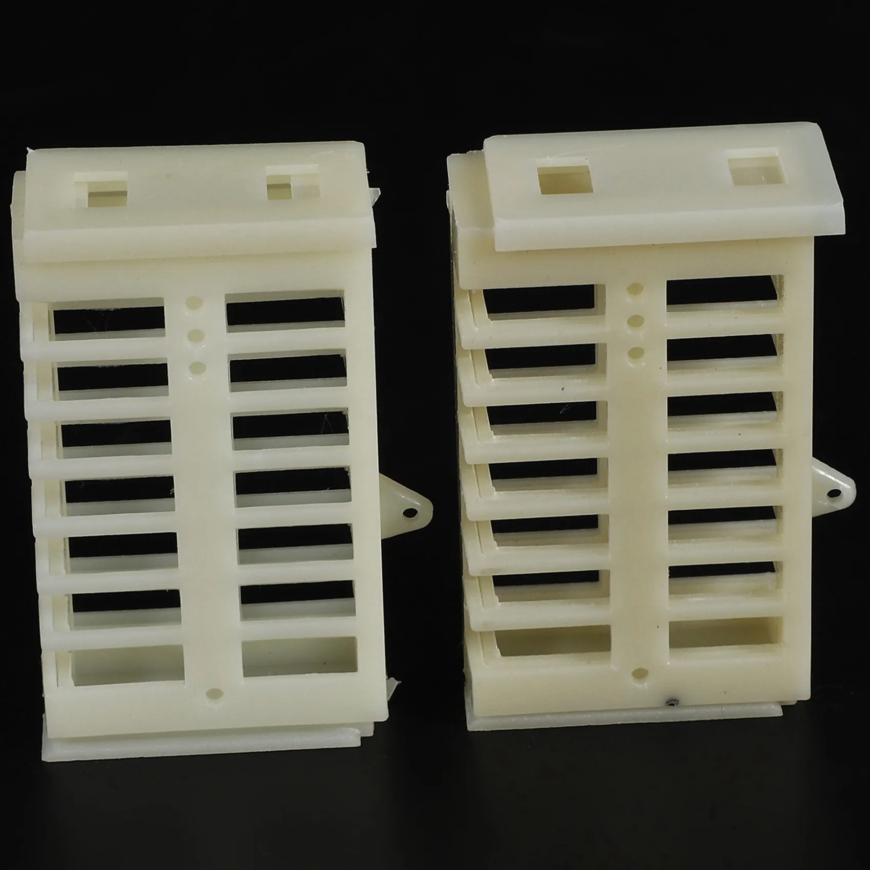 AT19-200 Pcs Removable Bee Cage Beekeeping Equipment Beekeeping Supplies Bee Queen Cage Moving Catcher Cage Bee King Cage