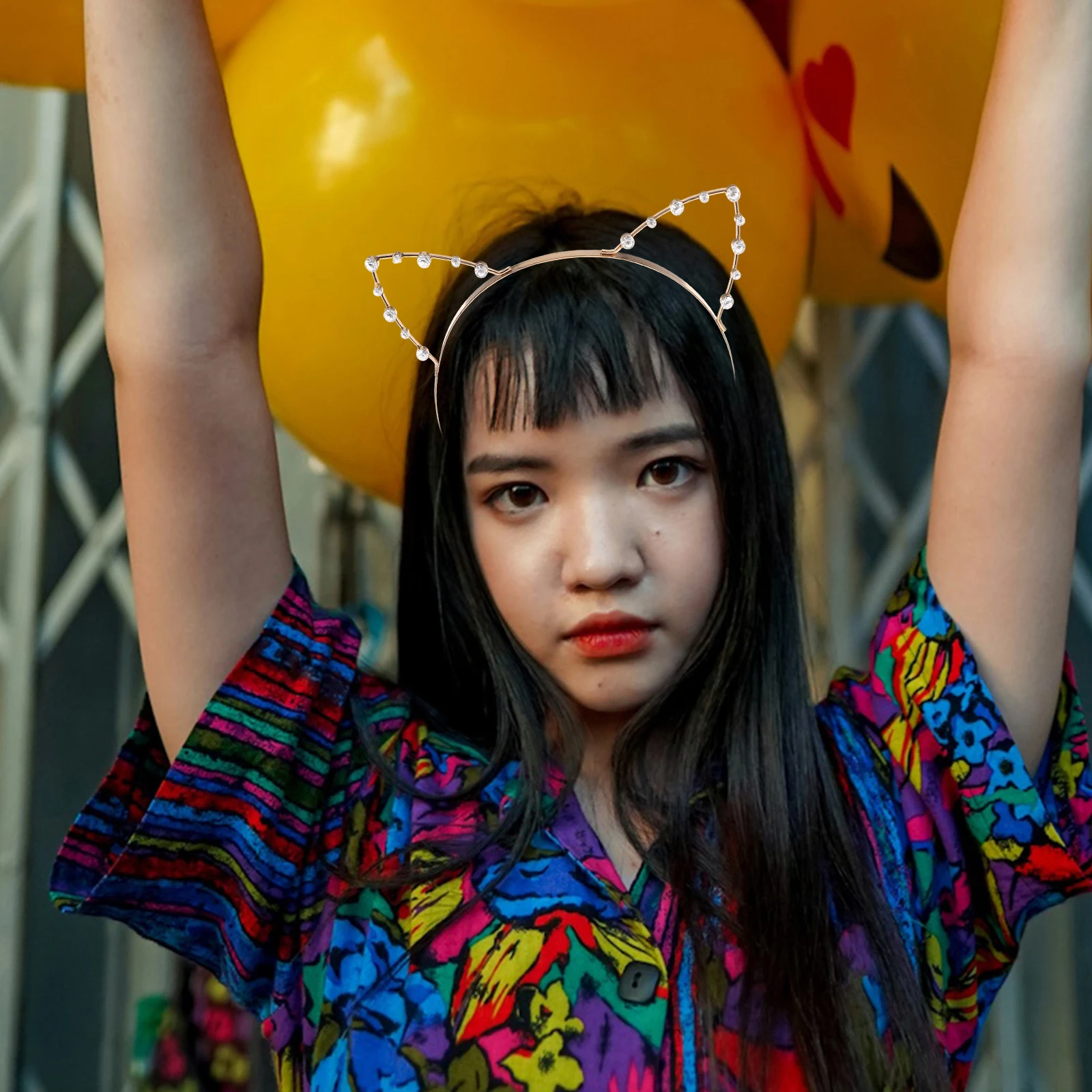 عصابة رأس على شكل آذان قطة من حجر الراين الذهبي المزخرف بشريط شعر معدني مقاس 17 × 17 سم لحدث أزياء العطلات والحفلات الراقصة #1