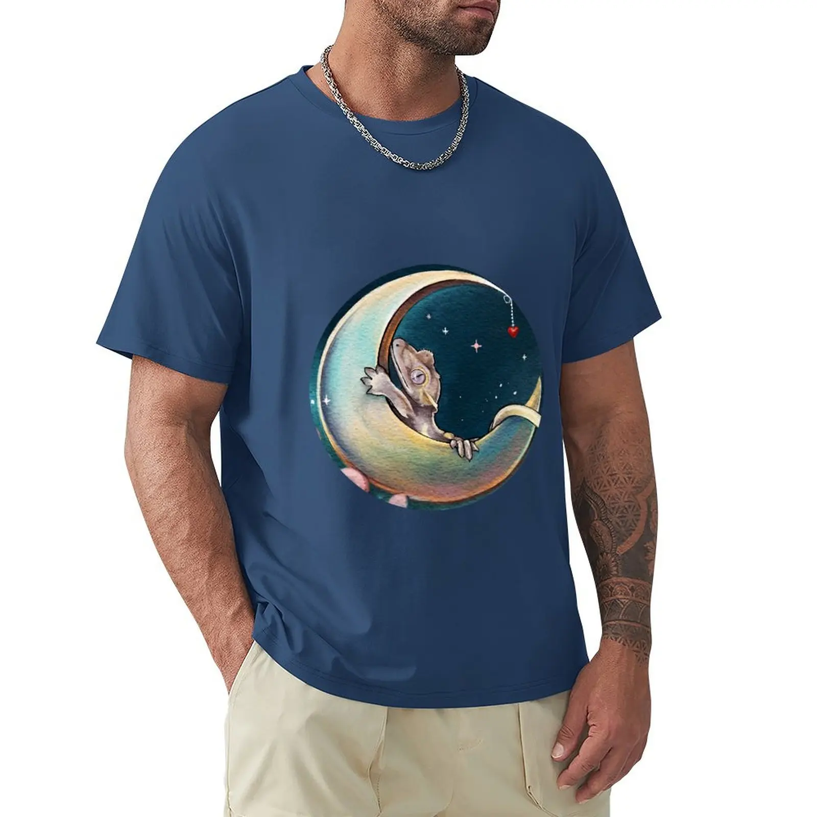 Bedtime Lilly White Crested Gecko Moon Art T-shirt for a boy vintage T-shirts for men cotton