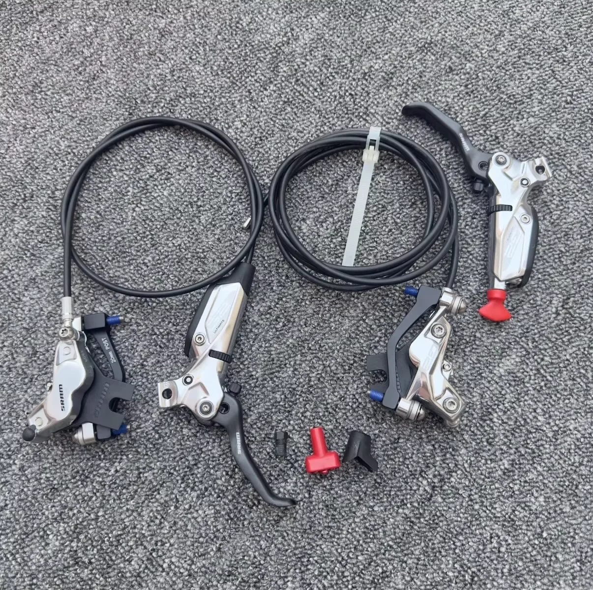 

SRAM G2 Ultimate Disc Brake and Lever - Front, Hydraulic, Post Mount, Carbon Lever, Titanium Hardware, silver