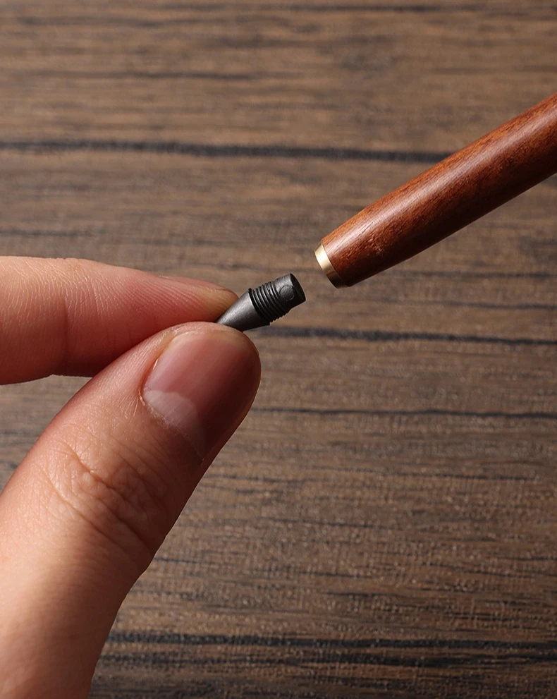 1 Stück Holz-Ewigkeitsstift HB mit 5 Stifteinsätzen, muss nie angespitzt werden, bruchsicher, ideal für Schüler, zum Skizzieren und Zeichnen, hochwertige Ausführung. – Detail 4