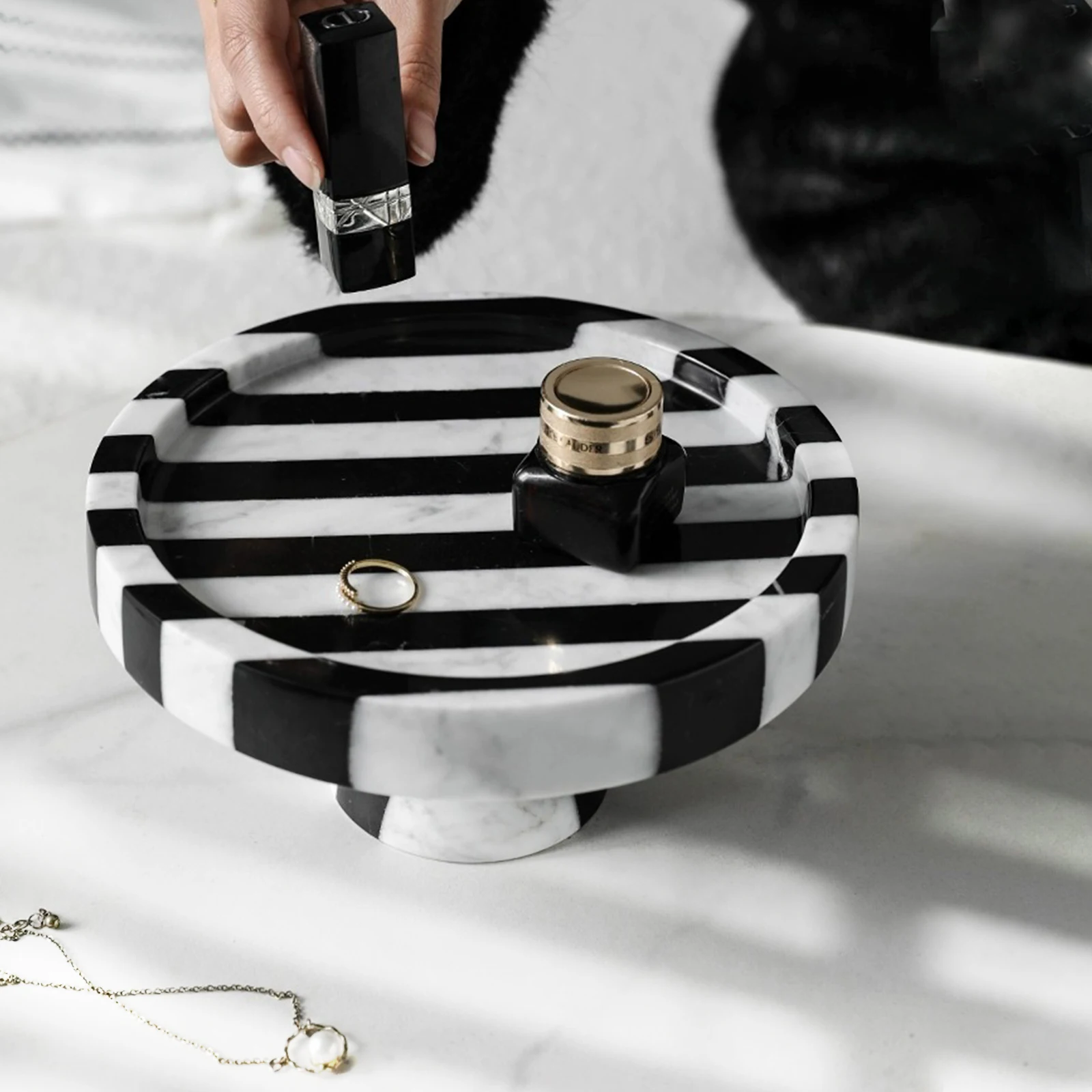 

Black White Striped Marble Tray - Elegant Round Storage Organizer, Non-Slip Cosmetic & Perfume Display for Vanity, Spa Bathroom