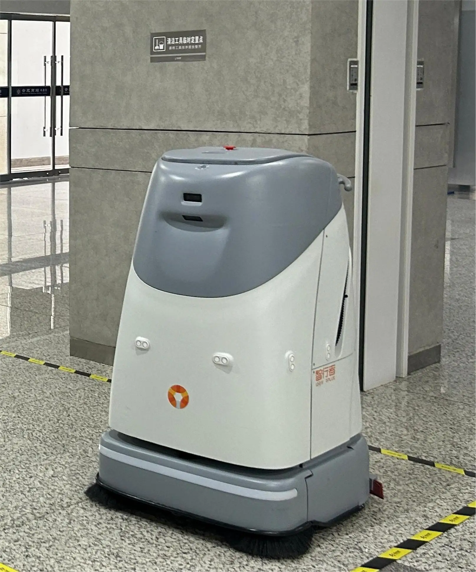 New Arrival Intelligent Automatic Charging Commercial Cleaning Robots Smart Floor Cleaning Robot Vacuum Cleaner for Factory