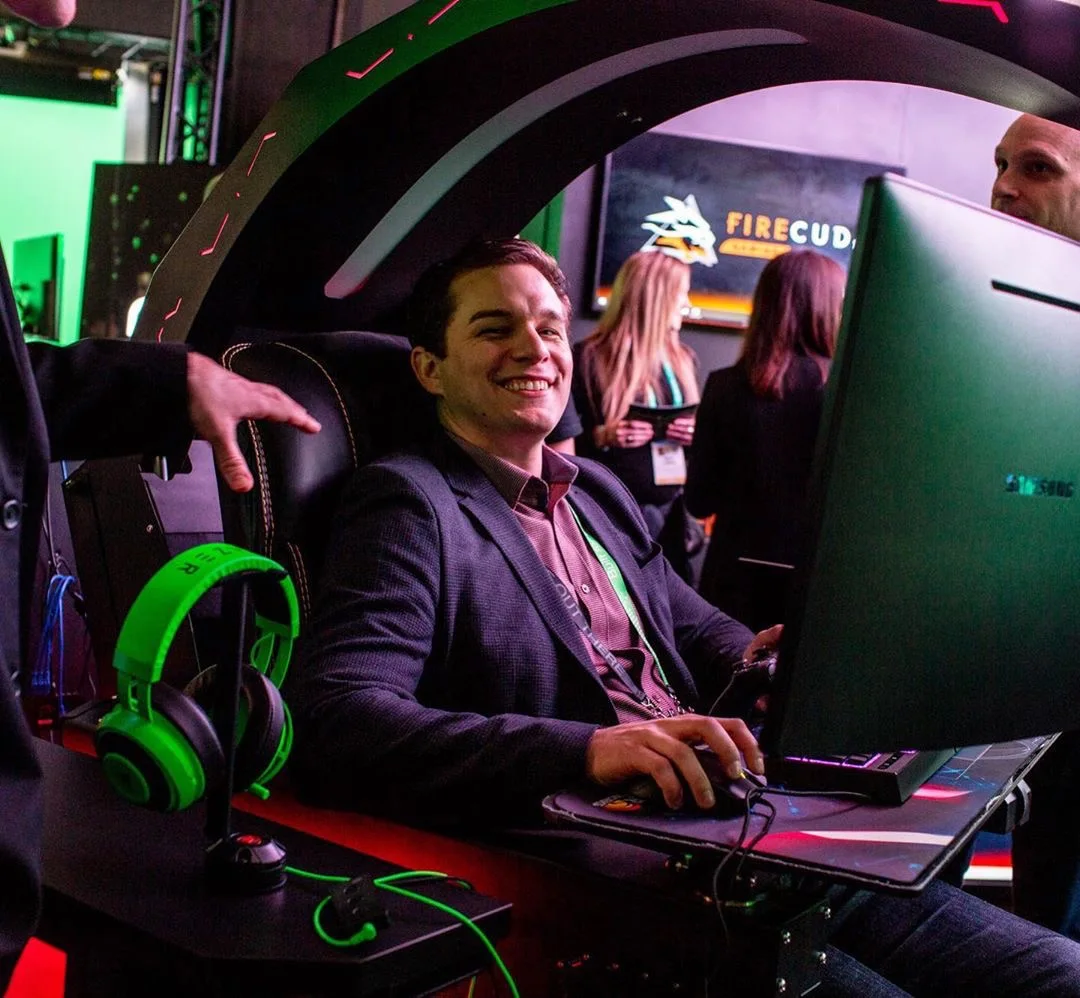 CES Hot Imperator Works IW R1 Computer Cockpit Genuine Leather Chair Workstation With RGB OEM ODM Acer Predator Thronos Comfort view 4