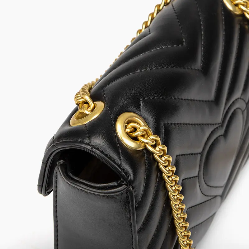 حقيبة سلسلة مبطنة جديدة للنساء حقيبة كتف عصرية بنمط موجة المياه مع مشبك معدني حقيبة يد أنيقة للسيدات