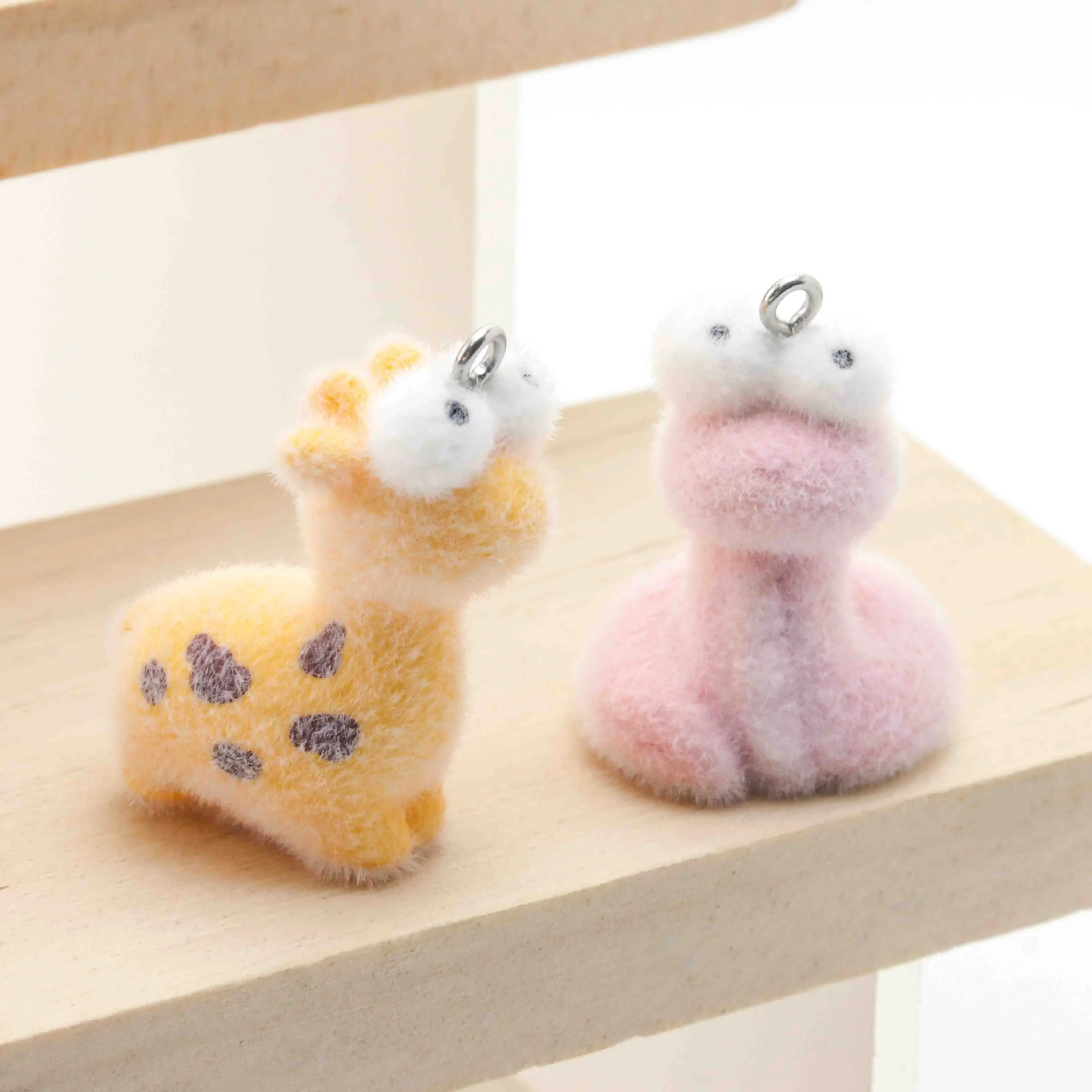 10pcs Resin Flocking Deer Charms Cartoon Little Pink Snake Giraffe Jewelry Pendant for DIY Keychain Bag Car Pendant Accessories