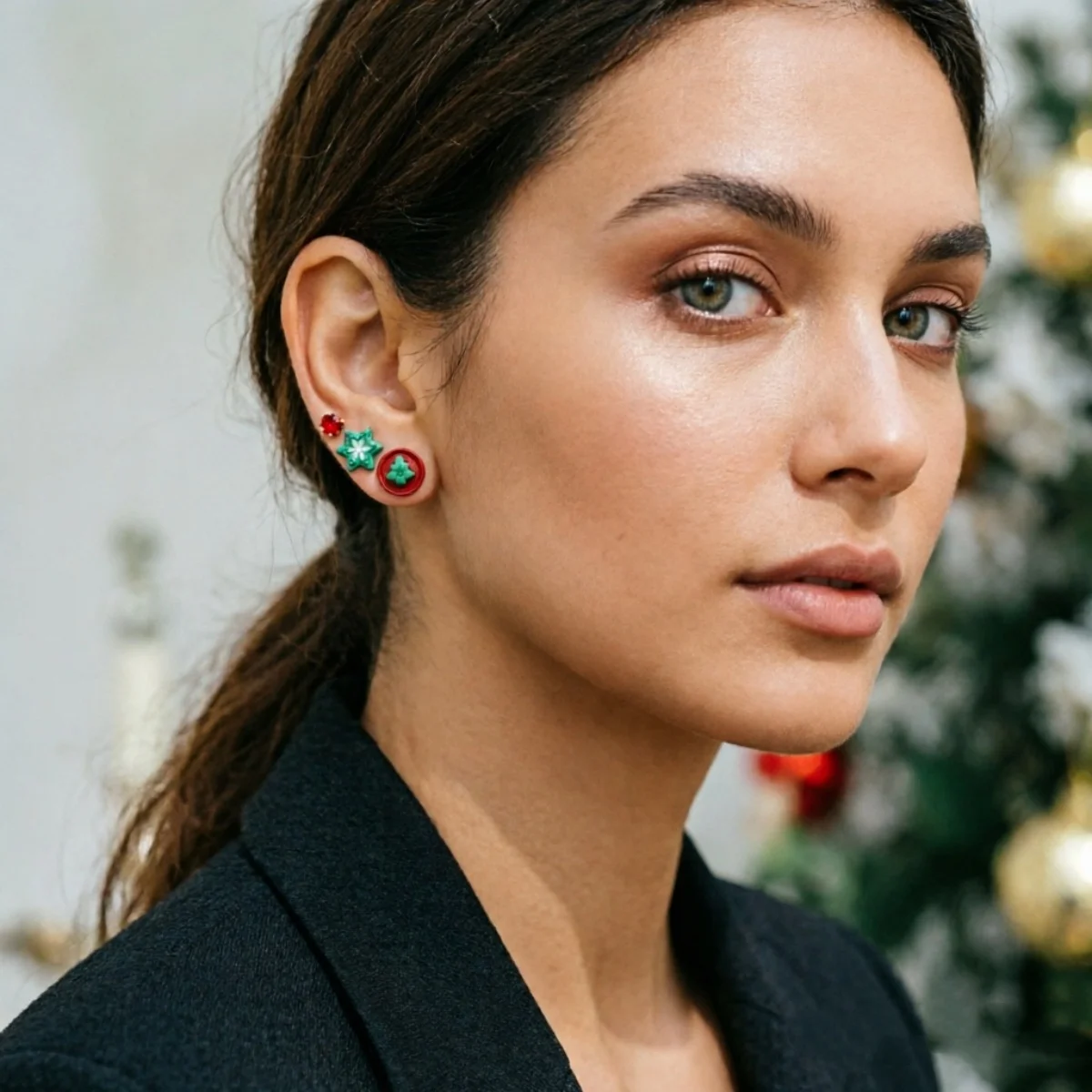 3 Paar/Set zierliche Strass-Kranz-Socken-Ohrringe für Damen, Weihnachts-Ohrstecker aus Kunstharz mit grünem Stern, Schneeflocke und Weihnachtsbaum, Schmuck – Detail 16