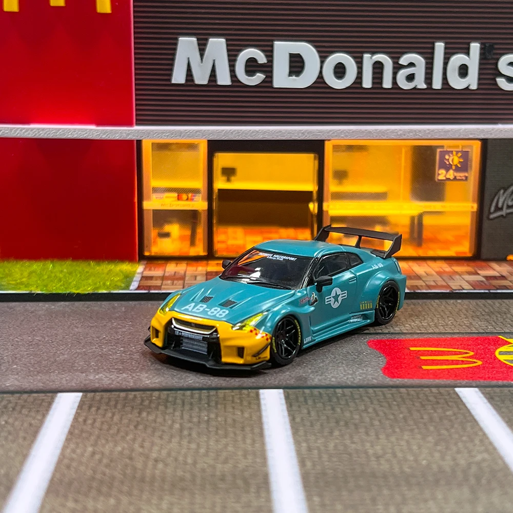 

Модель автомобиля из сплава MC 1/64 LBWK R35 1.5 ADVAN
