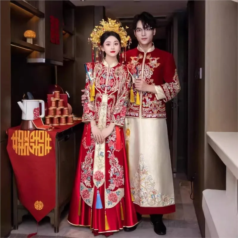

The new Chinese style Fengguan Xia wears bridal dress show and