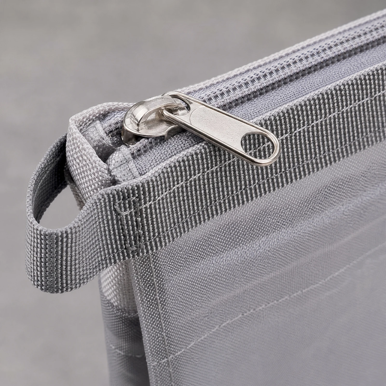 Zippered Mesh Document Pouch with Multiple Compartments Multi-Compartment A4 Zipper Pouch Mesh Zipper Bag Breathable Slim
