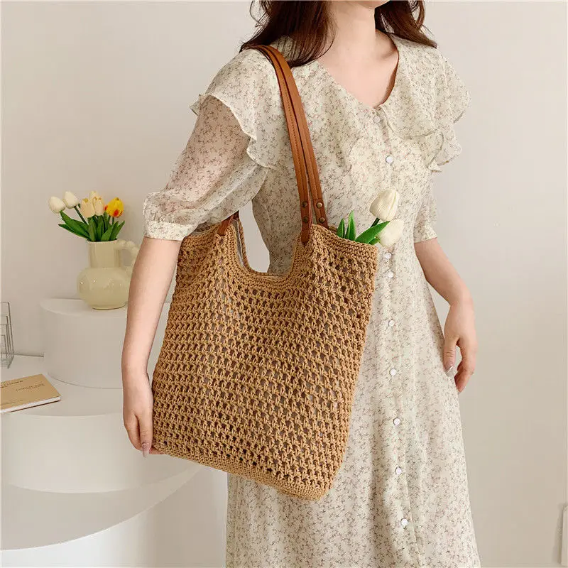 

New Retro Woven Bag with Large Capacity Casual Shoulder Bag Hollowed Out and Versatile Shopping Bag Fashionable Women's Handbag