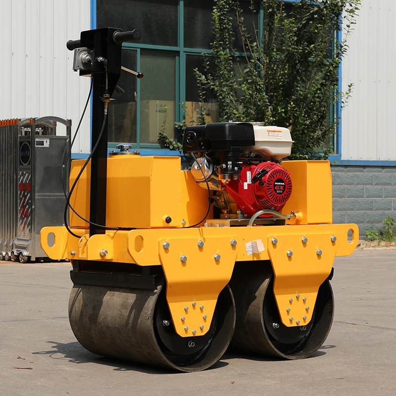 Rouleau de route vibrant à Double tambour de 4 tonnes, type de marche derrière avec système de pulvérisation d'eau pour les travaux de compactaction d'asphalte