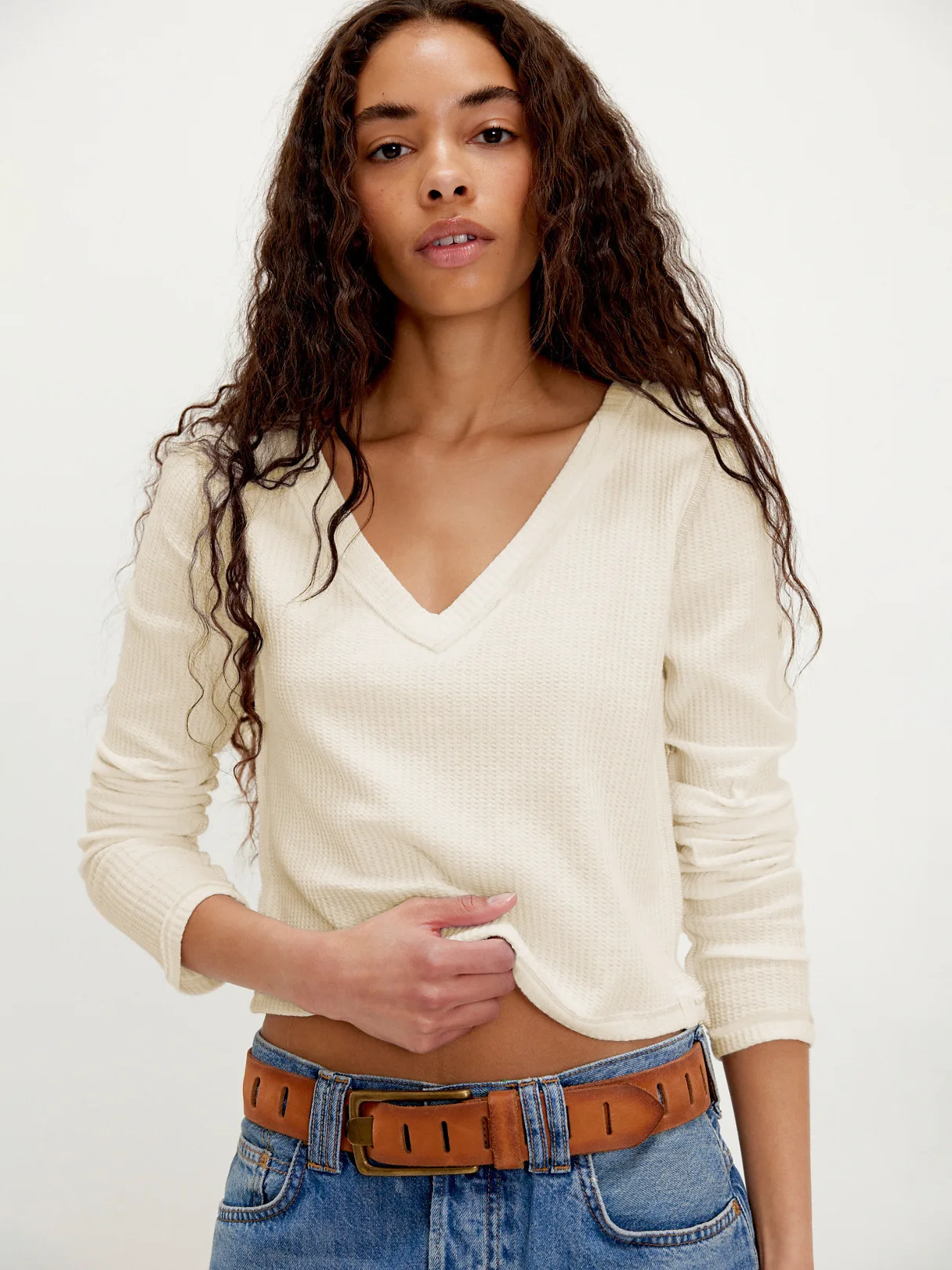 

Новые европейские и американские женские однотонные облегающие плечи с длинными рукавами и небольшим вафельным v-образным вырезом, модные универсальные