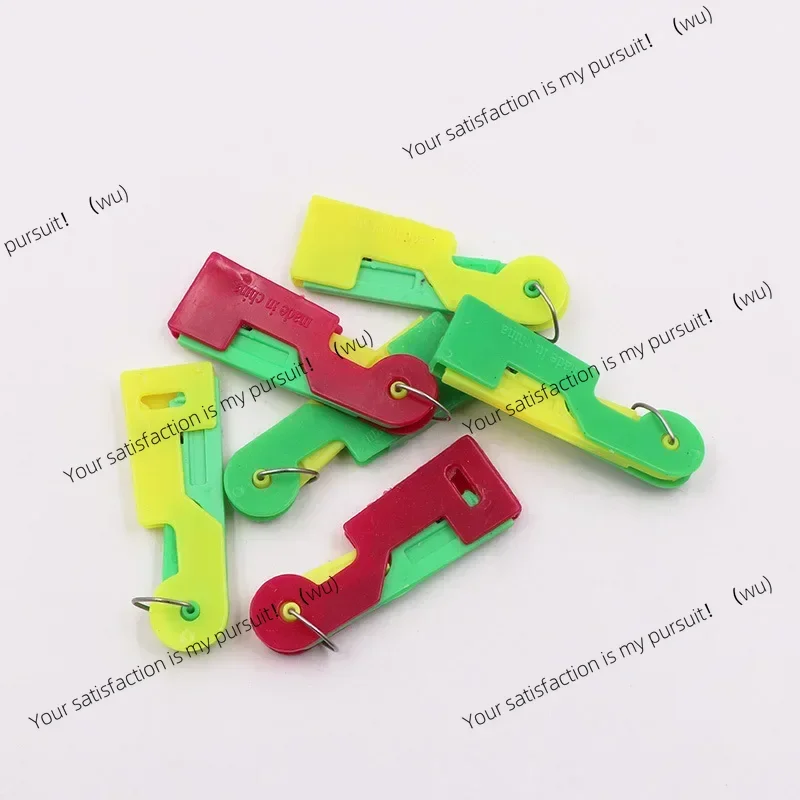 Random color threading device, old man compass, simple device, convenient automatic sewing needle threading device