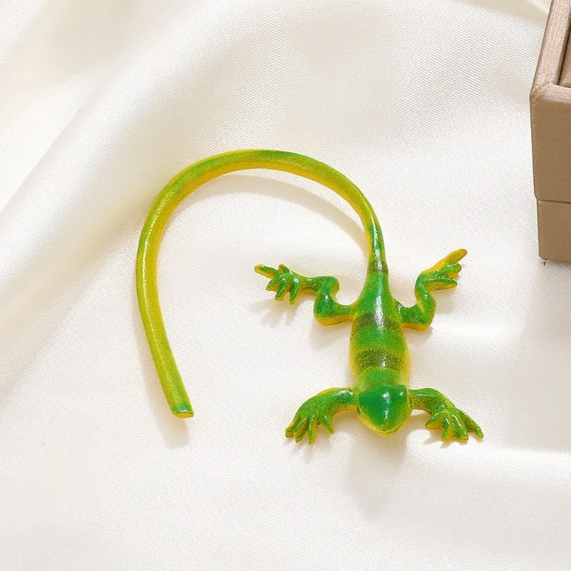 Lizard Gecko Non Pierced Ear Cuff  Animal Design Ear Wrap  Eye-catching Ear Jewelry Birthday Gift for Women Street Party Outfits