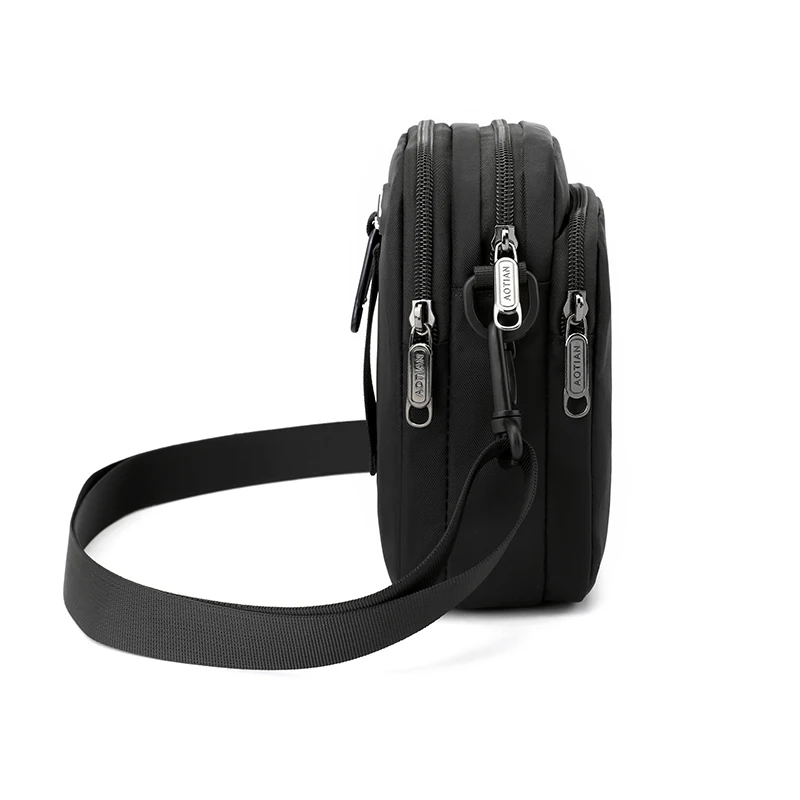 Men\'s Crossbody Bag Luxury Messenger Bags for Man Fashion High Quality Handbag Multifunctional Headphone Jack Sling Fanny Pack