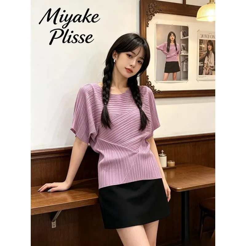 Miyake Pleated 2026 New Pleated Round Neck Diagonal Cut T-Shirt for Women Waist-Cinched Batwing Sleeve Loose Short Sleeve Top