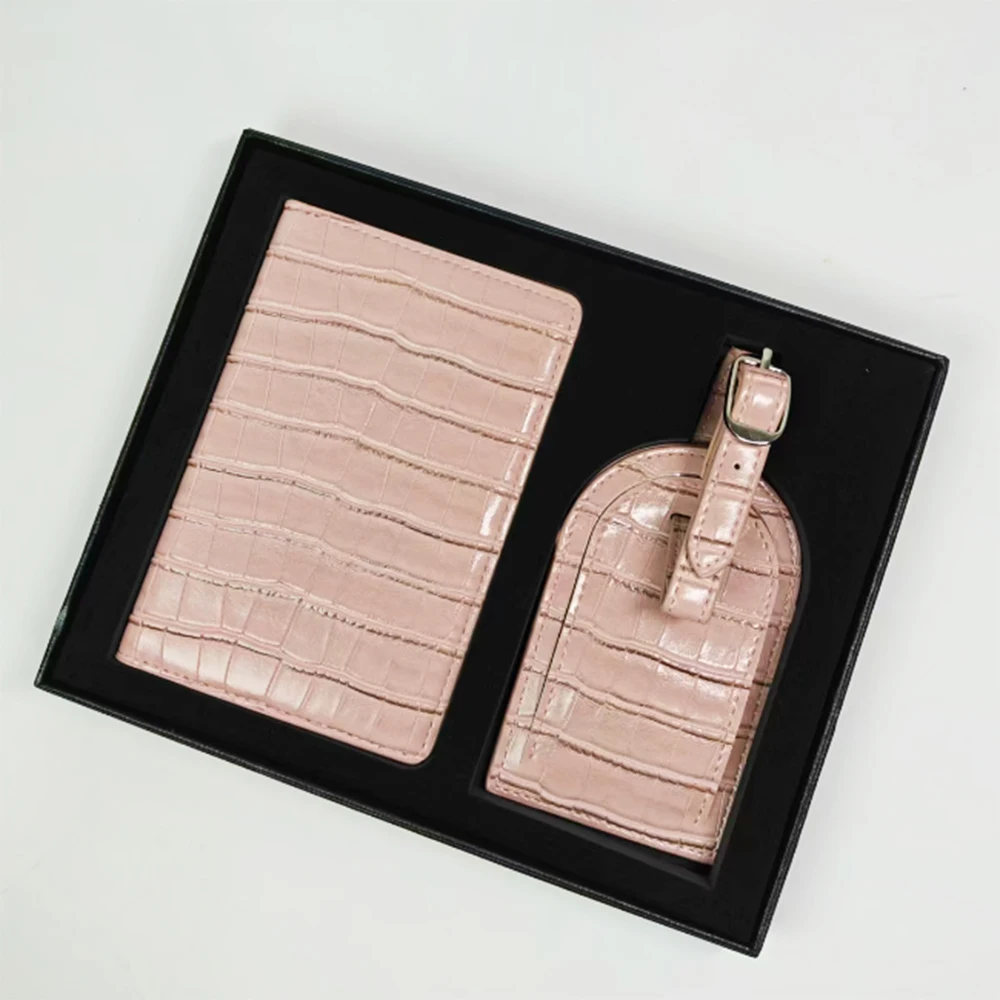 Luxus-Passhülle und Gepäckanhänger Geschenkbox-Set mit Individueller Gravur für Männer und Frauen, Reisezubehör, Kofferetikett, Passhalter – Detail 9