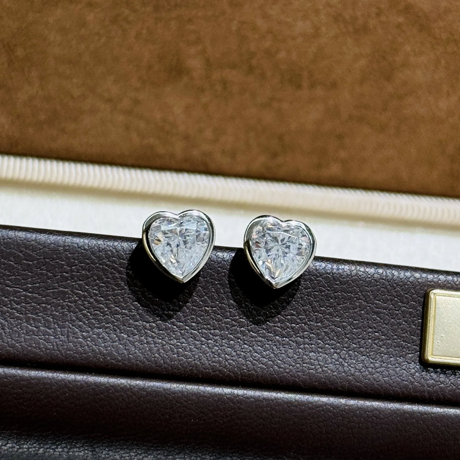 2025 New Fashionable Classic Hot Selling Love Shining Earstuds Shining Luxury sS925 Birthday party gifts