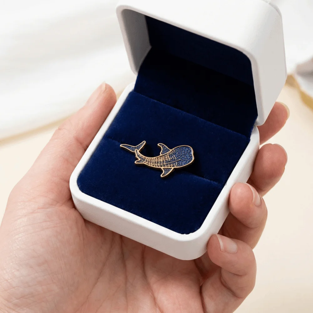 2 pcs Light Luxury Whale Dolphin Brooch Animal Vintage Whale Dolphin Badge Clothes Decoration Fish Shaped Metal Badge Female