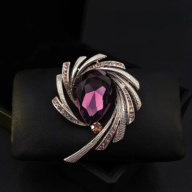 Vintage Purple Crystal Brooch for Women Suit Exquisite Geometric Lapel Pins Corsage Clothing Accessories Rhinestone Jewelry 1667