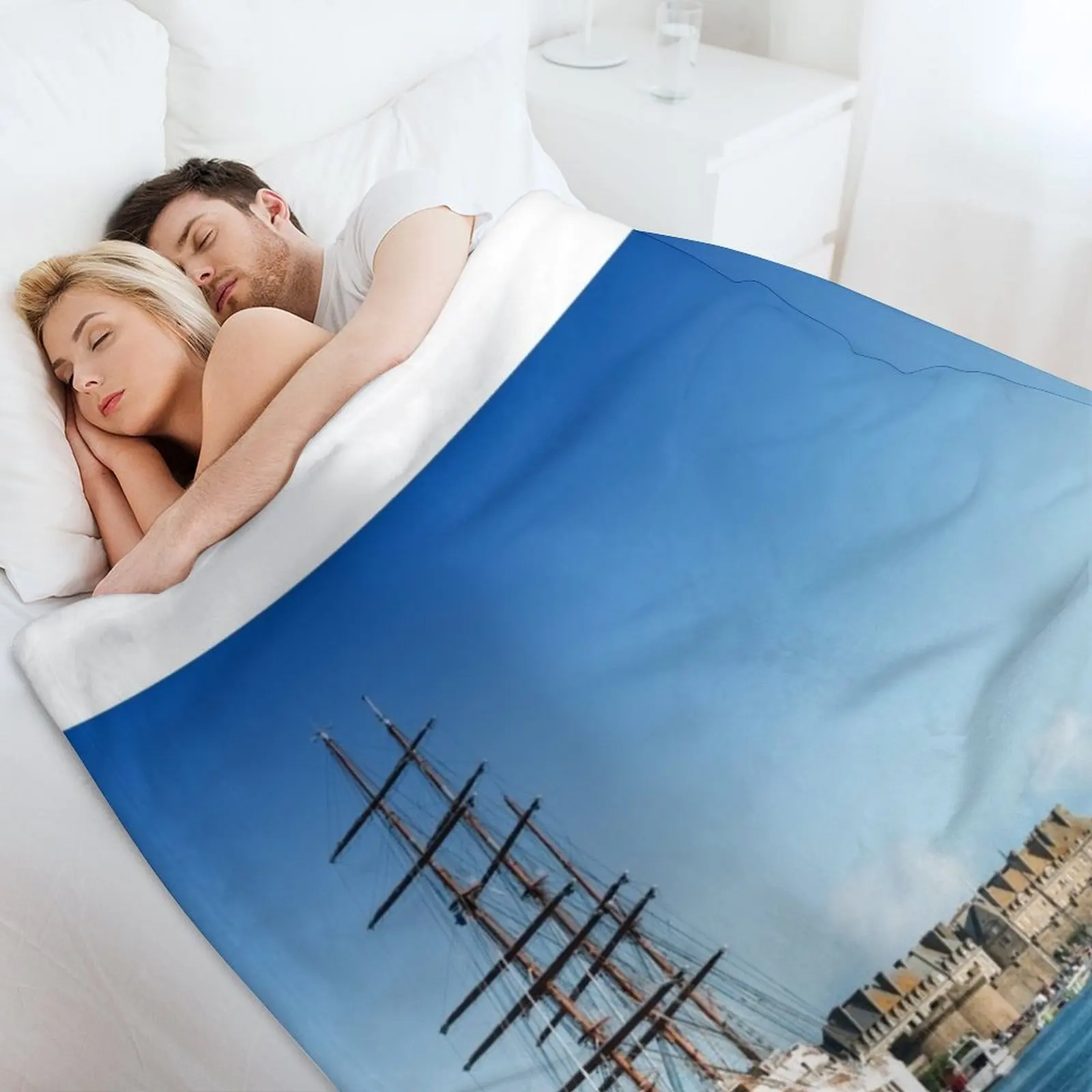 Sea Cloud II في Saint Malo Throw Blanket سرير حراري عتيق لبطانيات الشتاء #4