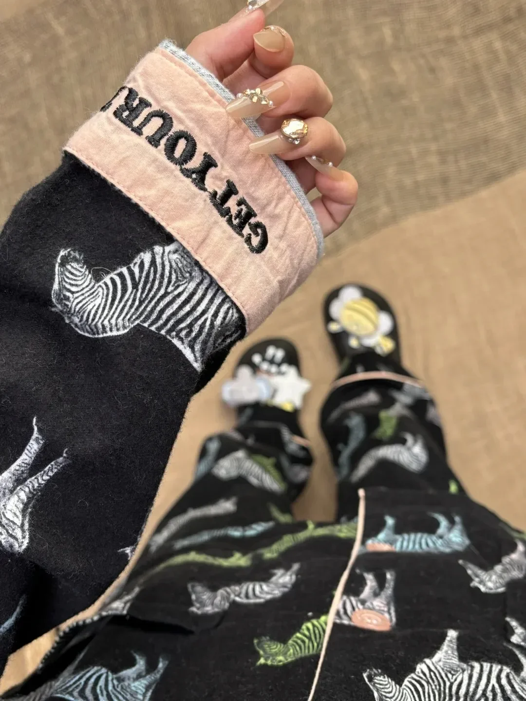 Pigiama a maniche lunghe con stampa carina da ragazza Autunno Inverno da donna Internet Celebrity Style Cardigan Pantaloni Pigiama Set di grandi dimensioni