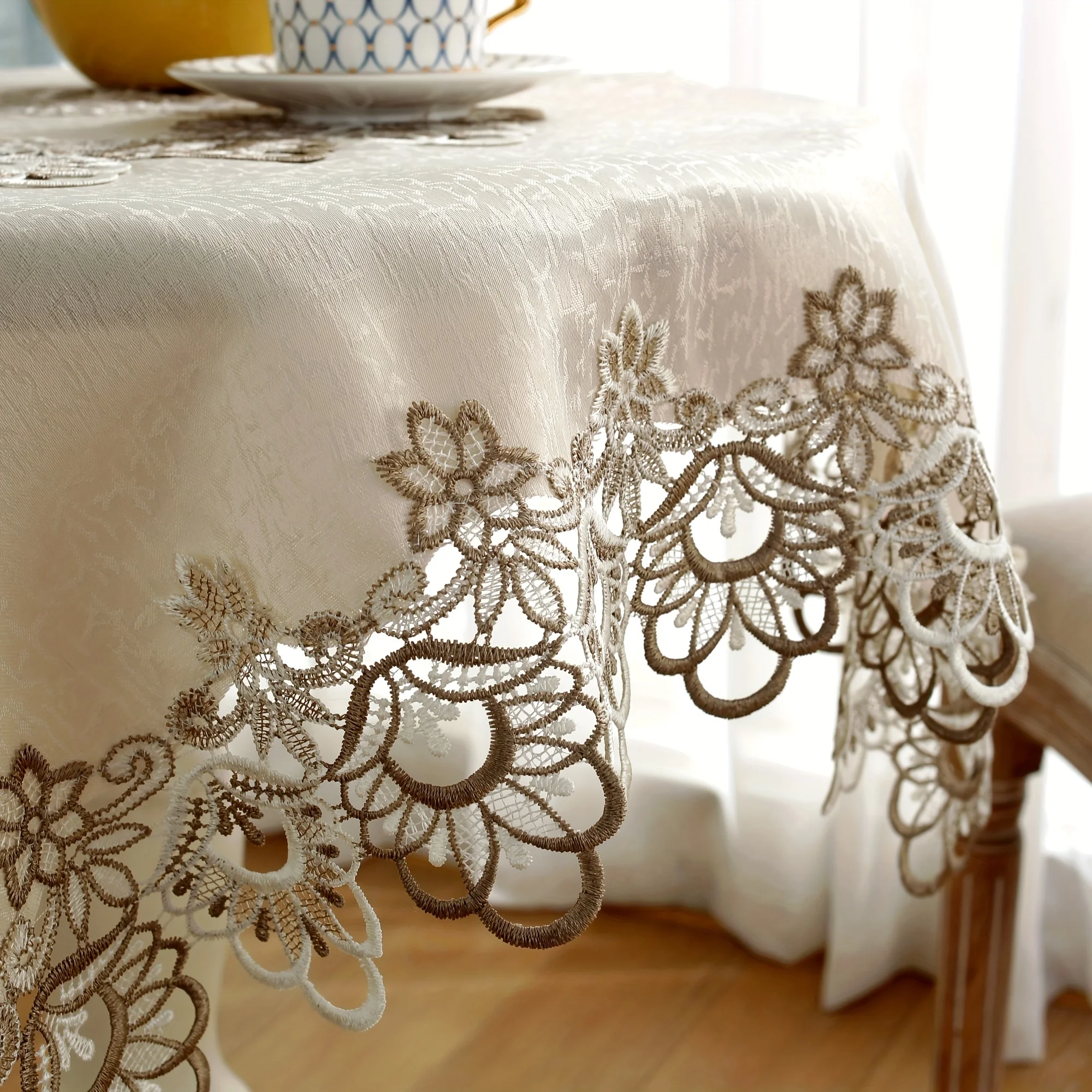 1pc Polyester White Bark Jacquard Fabric with Lace Trim Tablecloth and Placemats, Suitable for Kitchen Decor, Living Room Decor, Bedroom Decor, Picnic, Dining, Kitchen Accessories Birthday Holiday Vacation Party Wedding Party