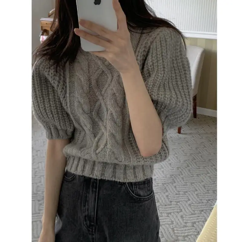 The New Soft and Sweet Retro Fried Dough Twists Round-neck Puff-sleeve Mid-sleeve Sweater Top