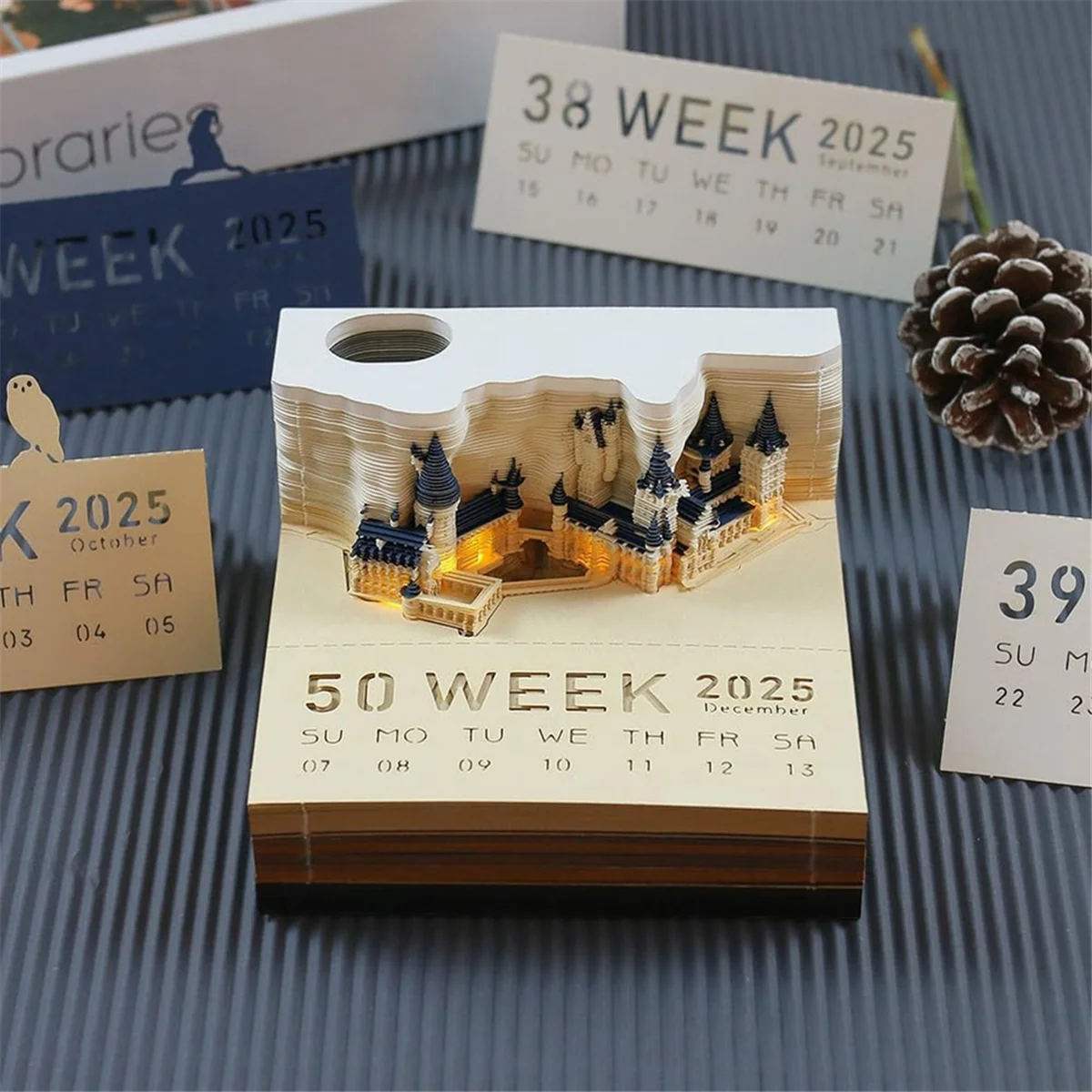 ABJG-Time Piece カレンダー、2025 卓上カレンダー メモ帳、3D マジック キャッスル タイム ピース メモ帳