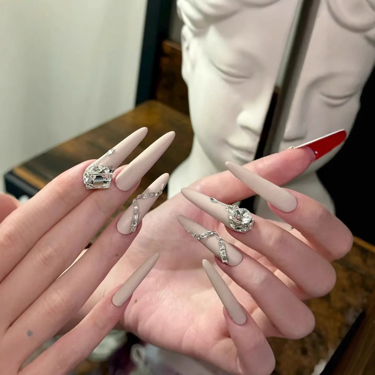 

10 шт., матовые длинные миндалевидные накладные ногти ручной работы, дизайн со стразами, носимые накладные ногти Y2k для женщин и девочек