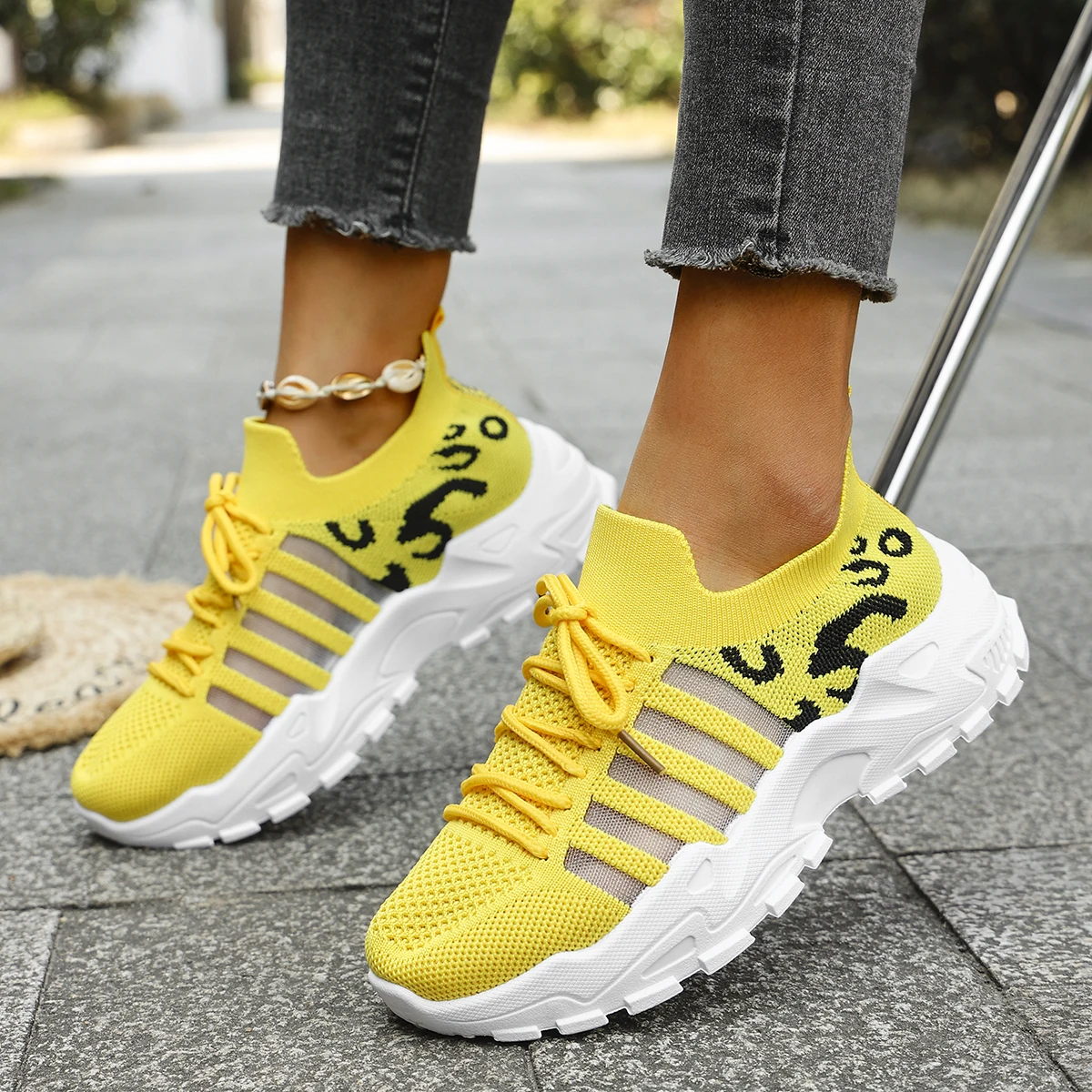 2026 Women's Fashionable Breathable Knitted Sneakers, New Spring/Autumn Casual Lightweight Soft-Soled Walking Shoes