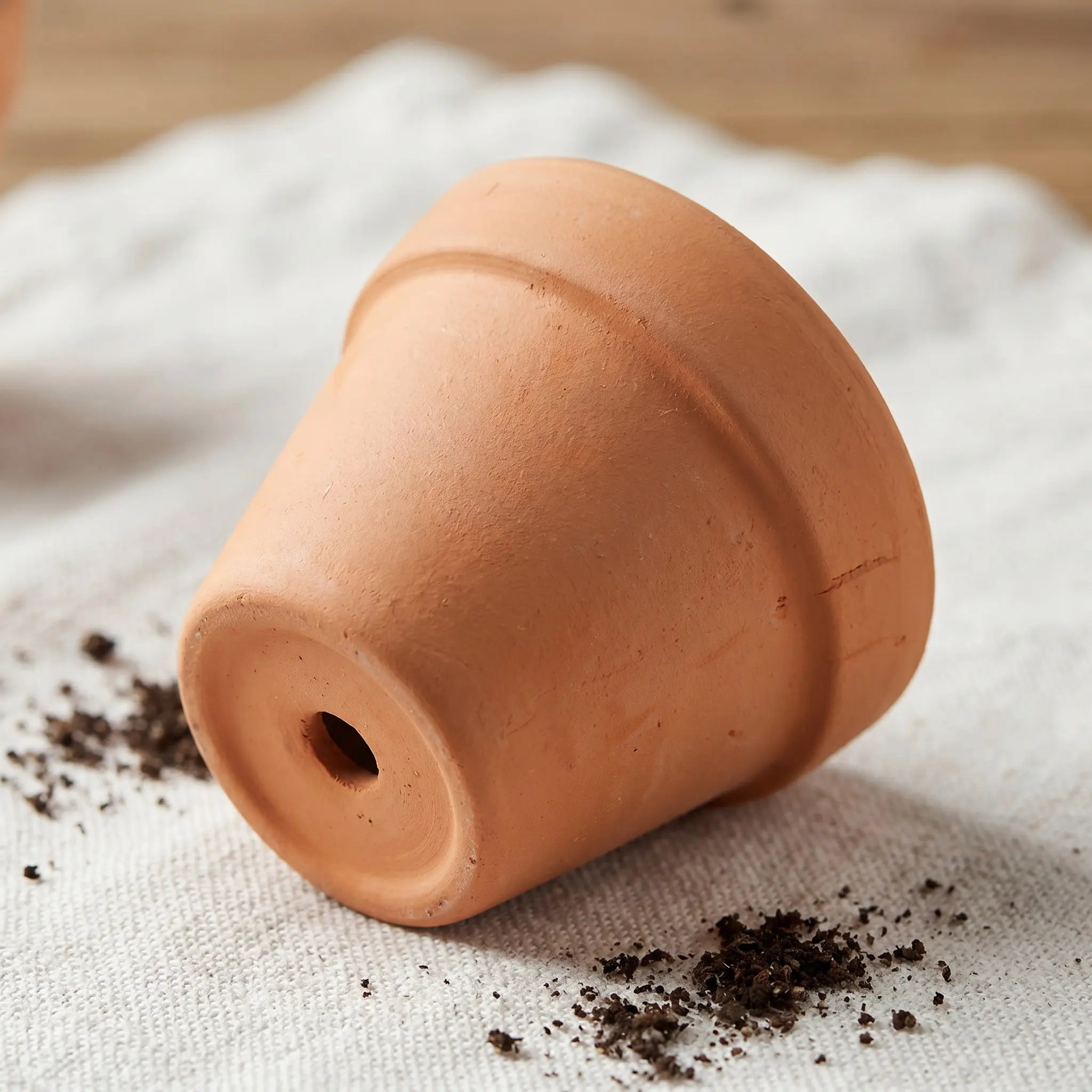 12Pieces Mini Clay Pots 5.5cm Terracotta Succulent Planters Indoor Desk Windowsill Garden Small Flower Pots Drainage Hole Design