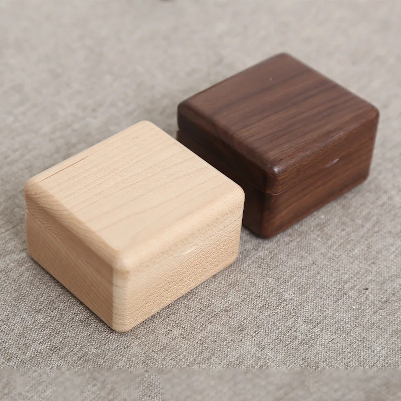 صندوق تشغيل الموسيقى الخشبي المحفور المخصص من Ever Bright عالي الجودة لحركة الموسيقى YUNSHENG كرنك اليد هدية عيد الميلاد وعيد الميلاد وعيد الميلاد