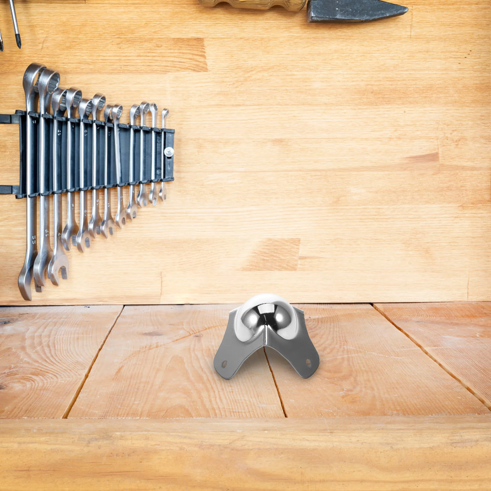 ตัวป้องกันมุมเฟอร์นิเจอร์โลหะ 6 ชิ้น สีเงิน ป้องกันขอบมุมสำหรับตู้ โต๊ะ ป้องกันการกระแทก ใช้ได้กับทุกประเภท