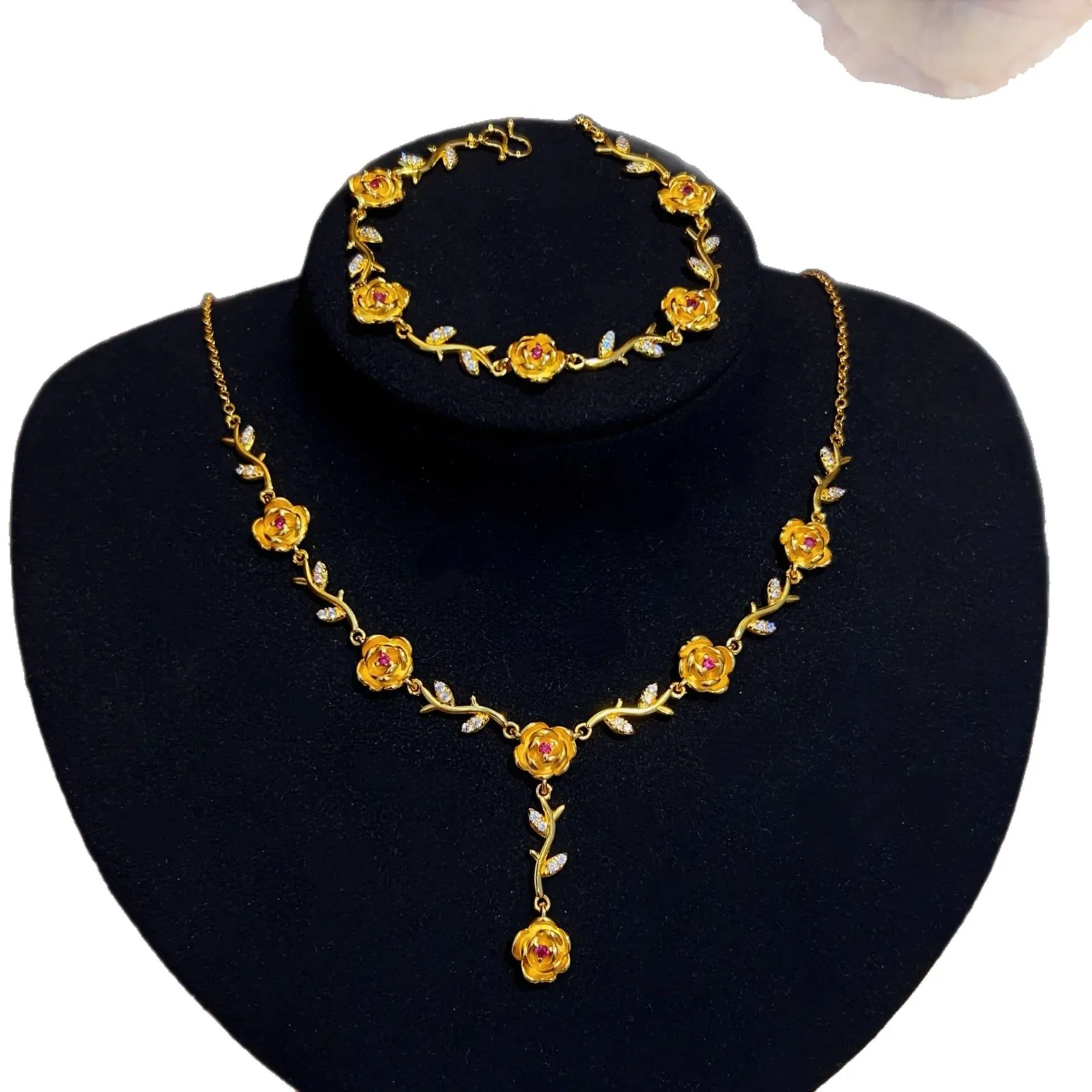 

Fashion 100% 18k Gold Color Vintage Branch Rose Pendant Necklace Clavicle Chain for Women Party Fine Jewelry Gifts