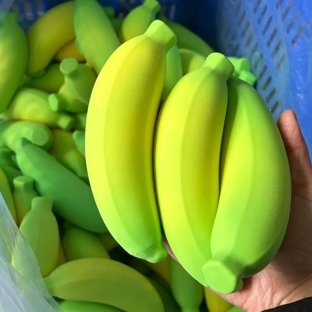 Color Change Squeeze Banana Toys Slow Rebound Reusable Fruit Squeeze Toys Anti-Anxiety Simulation Banana Stress Reliever Toys