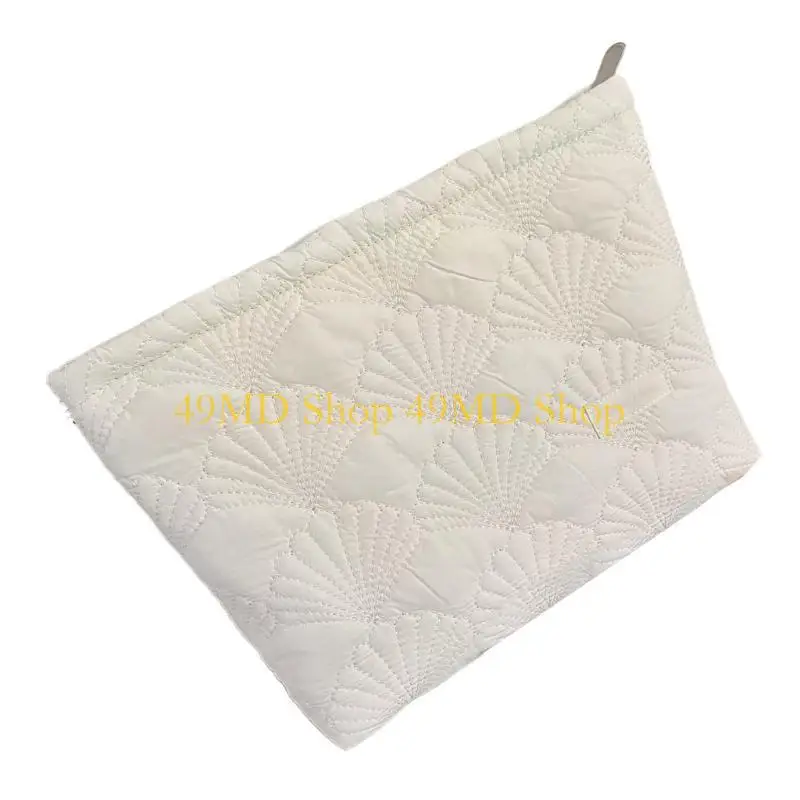 49MD Lightweight Polyester Cosmetic Bag Quilted Design Shell For Easy Carry In Commute Workout Or Travel